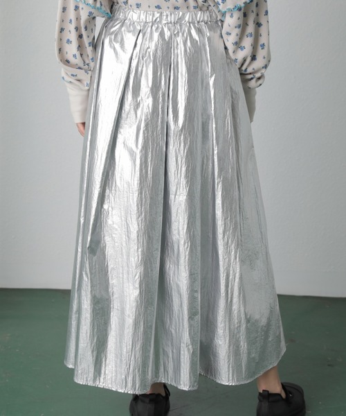 ROSE BUD(ローズバッド)の「メタリックボリュームスカート(スカート・レディース・シルバー/カーキ・FREE)」の9枚目の写真