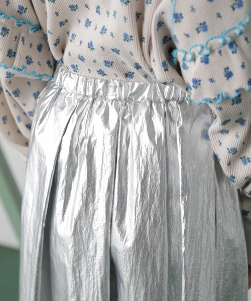 ROSE BUD(ローズバッド)の「メタリックボリュームスカート(スカート・レディース・シルバー/カーキ・FREE)」の12枚目の写真