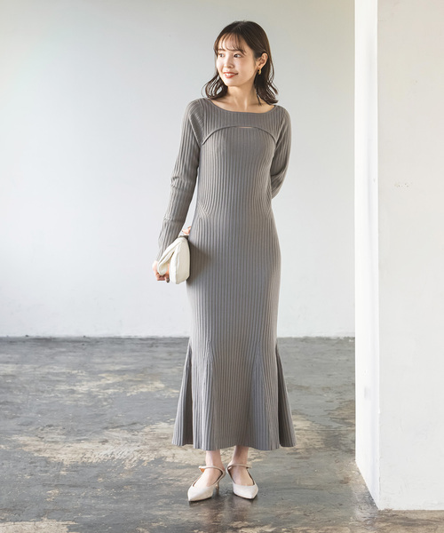 Noble（ノーブル）の「デコルテオープンニットワンピース（ワンピース・レディース・チャコールグレー/ブラック・36/38）」の4枚目の写真