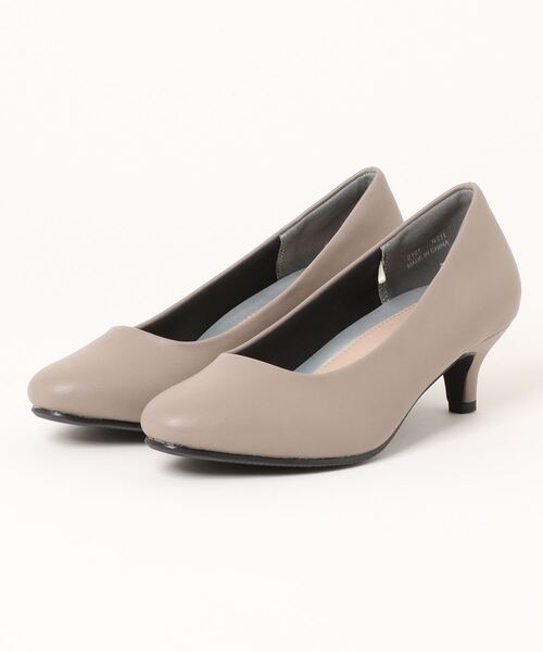 a.v.v（アーヴェヴェ）の「a.v.v / プレーンデザイン 美脚パンプス（パンプス・レディース・アイボリー/グレー/ブラック/ベージュ/ブラック系その他/ブラック系/シルバー・24.0cm/23.0cm/24.5cm/23.5cm/22.5cm）」の5枚目の写真