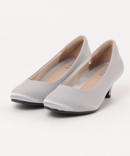 a.v.v（アーヴェヴェ）の「a.v.v / プレーンデザイン 美脚パンプス（パンプス・レディース・アイボリー/グレー/ブラック/ベージュ/ブラック系その他/ブラック系/シルバー・24.0cm/23.0cm/24.5cm/23.5cm/22.5cm）」の7枚目の写真