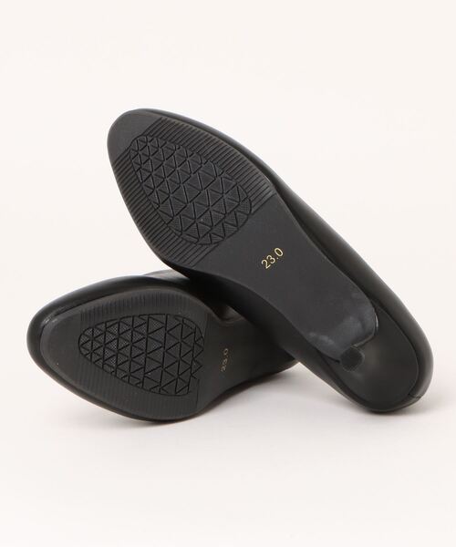 a.v.v（アーヴェヴェ）の「a.v.v / プレーンデザイン 美脚パンプス（パンプス・レディース・アイボリー/グレー/ブラック/ベージュ/ブラック系その他/ブラック系/シルバー・24.0cm/23.0cm/24.5cm/23.5cm/22.5cm）」の9枚目の写真