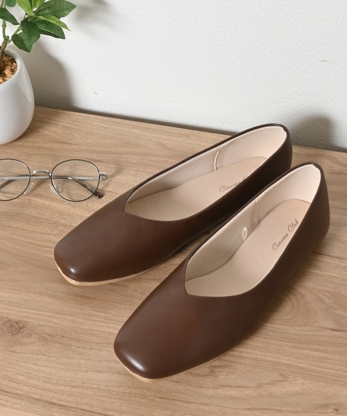 Honeys(ハニーズ)の「柔らかく楽ちんはっ水スクエアパンプス(パンプス・レディース・ブラック系その他/シルバー/ブラック/マスタード/ライトベージュ/グレー/ブラウン・22.5/23.0/23.5/24.0/24.5/25.0)」の4枚目の写真