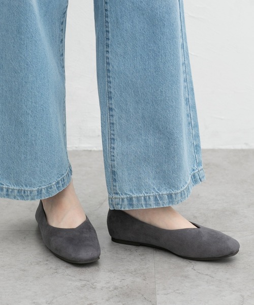 Honeys(ハニーズ)の「柔らかく楽ちんはっ水スクエアパンプス(パンプス・レディース・ブラック系その他/シルバー/ブラック/マスタード/ライトベージュ/グレー/ブラウン・22.5/23.0/23.5/24.0/24.5/25.0)」の8枚目の写真