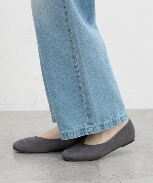 Honeys(ハニーズ)の「柔らかく楽ちんはっ水スクエアパンプス(パンプス・レディース・ブラック系その他/シルバー/ブラック/マスタード/ライトベージュ/グレー/ブラウン・22.5/23.0/23.5/24.0/24.5/25.0)」の9枚目の写真