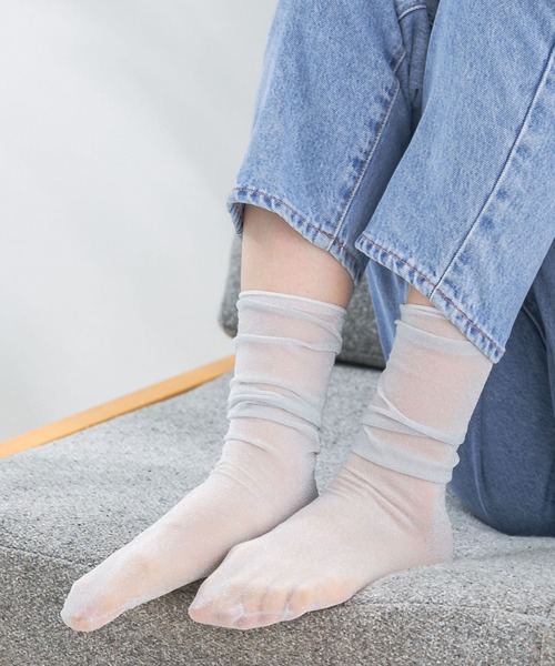 URBAN RESEARCH ROSSO WOMEN（アーバンリサーチ　ロッソ）の「PIEDI NUDI　SHEER LAME HIGH（ソックス/靴下・レディース・アイボリー/ホワイト・-）」の3枚目の写真