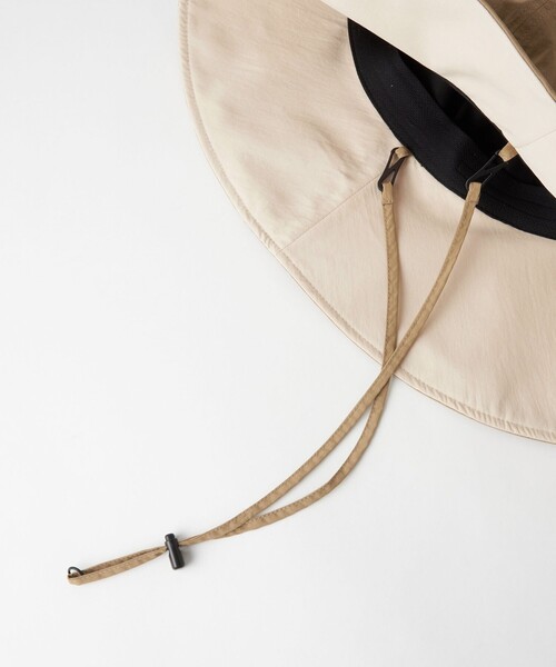 green label relaxing（グリーンレーベルリラクシング）の「【WEB限定】ハイショク ロングブリム ハット -UVケア・ウォッシャブル-（ハット・レディース・ベージュ/ブラック・FREE）」の21枚目の写真