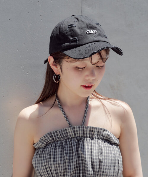Chico(チコ)の「プレート付ダメージキャップ(キャップ・レディース・グレー/ブラック/ホワイト・FREE)」の1枚目の写真