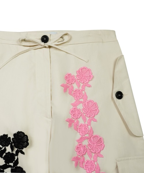 MSGM（エムエスジーエム）の「クライミングROSE マルチレースパンツ（その他パンツ・レディース・ライトベージュ・38）」の3枚目の写真