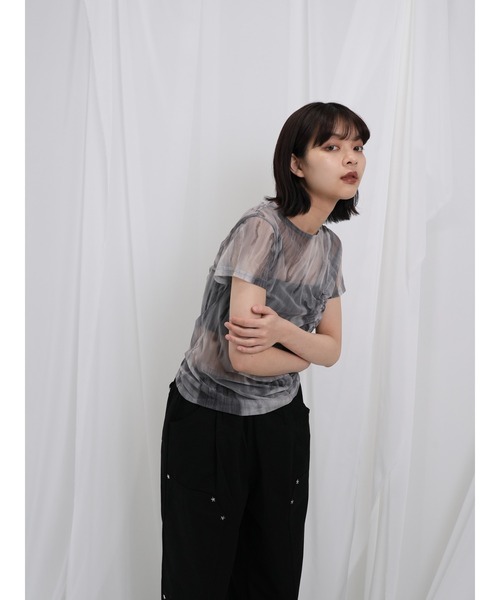 Enewd nina（エニュードニーナ）の「【ZOZO限定】マーブル シアー トップス ギャザー シースルー カットアウト カットソー 半袖（Tシャツ/カットソー・レディース・ブラック/ブルー・FREE）」の4枚目の写真