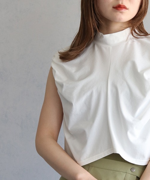 &g'aime（アンジェム）の「【&g’aime】サイドギャザーハイネックトップス（Tシャツ/カットソー・レディース・ブラック/ホワイト/チャコールグレー・FREE）」の2枚目の写真