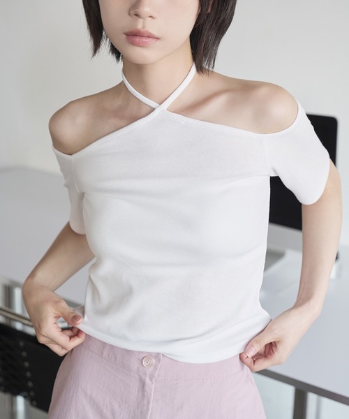 UNE MANSION（ユヌマンション）の「[UNE ORIGINAL]2WAYホルターネックストリングリボンバックオープンTシャツカットソー（Tシャツ/カットソー・レディース・アイボリー/ブラック/チャコール/ピンク/ネイビー・FREE）」の9枚目の写真