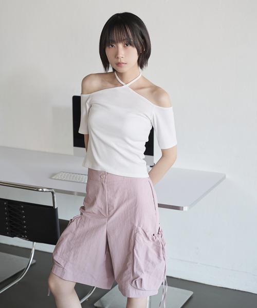 UNE MANSION（ユヌマンション）の「[UNE ORIGINAL]2WAYホルターネックストリングリボンバックオープンTシャツカットソー（Tシャツ/カットソー・レディース・アイボリー/ブラック/チャコール/ピンク/ネイビー・FREE）」の6枚目の写真