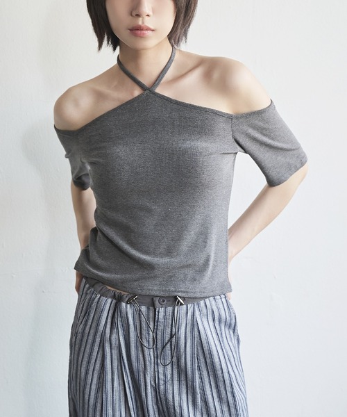 UNE MANSION（ユヌマンション）の「[UNE ORIGINAL]2WAYホルターネックストリングリボンバックオープンTシャツカットソー（Tシャツ/カットソー・レディース・アイボリー/ブラック/チャコール/ピンク/ネイビー・FREE）」の15枚目の写真
