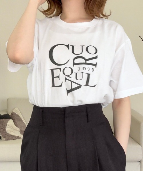 cuorequal(クオレコール)の「cuorequalロゴ半袖Tシャツ(Tシャツ/カットソー・レディース・ホワイト・LARGE/MEDIUM)」の2枚目の写真