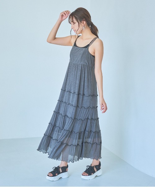 mysty woman(ミスティウーマン)の「メローティアードキャミワンピース 135159(ワンピース・レディース・チャコールグレー/オフホワイト/モカ・FREE)」の1枚目の写真