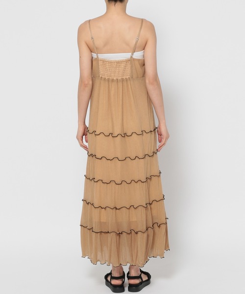 mysty woman(ミスティウーマン)の「メローティアードキャミワンピース 135159(ワンピース・レディース・チャコールグレー/オフホワイト/モカ・FREE)」の9枚目の写真