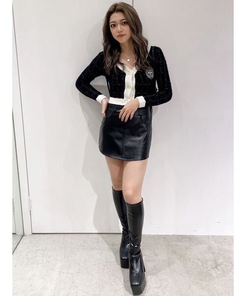 GYDA(ジェイダ)の「ツイードライクエンブレムニットカーディガン(カーディガン/ボレロ・レディース・ブラック/オフホワイト/ピンク・FREE)」の4枚目の写真