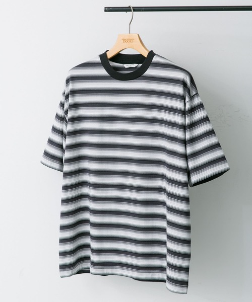 URBAN RESEARCH DOORS(アーバンリサーチドアーズ)の「グラデーションボーダー ショートスリーブ Tシャツ(Tシャツ/カットソー・メンズ・グリーン系その他/ブラック系その他・MEDIUM/LARGE)」の9枚目の写真