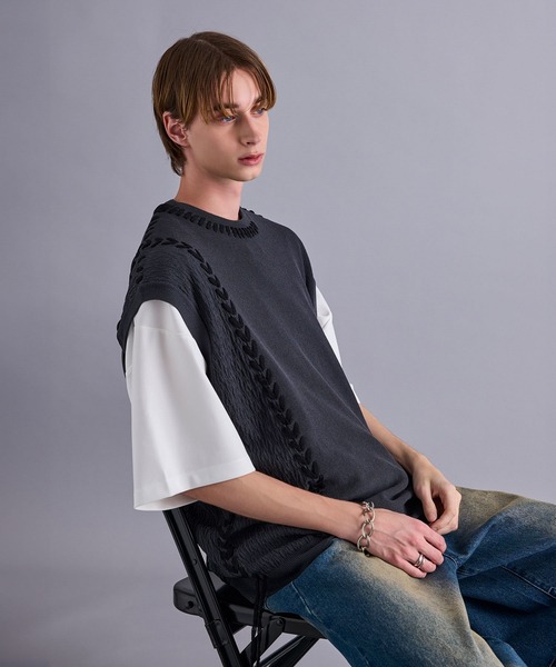 JUNRED（ジュンレッド）の「ビッグステッチニットベスト（ベスト・メンズ・ブルー系その他4/チャコールグレー/ブラック・L/S/M）」の3枚目の写真