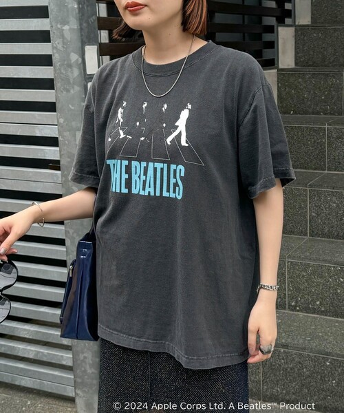 fredy emue（フレディエミュ）の「【別注】【GOOD ROCK SPEED/グッドロックスピード】THE BEATLES Tシャツ（Tシャツ/カットソー・レディース・チャコールグレー/ライトグレー・FREE）」の2枚目の写真