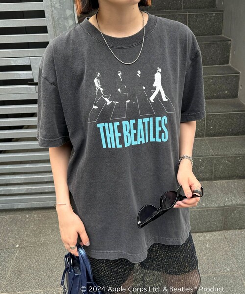 fredy emue（フレディエミュ）の「【別注】【GOOD ROCK SPEED/グッドロックスピード】THE BEATLES Tシャツ（Tシャツ/カットソー・レディース・チャコールグレー/ライトグレー・FREE）」の4枚目の写真