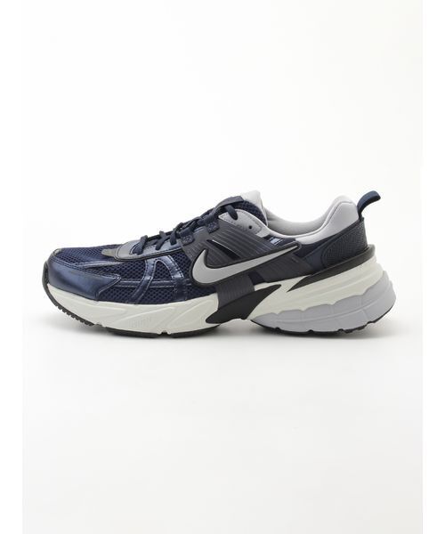 NIKE(ナイキ)の「【NIKE】HJ4497-400 ナイキ V2K ラン(スニーカー・メンズ・グレー・26.5cm/27cm/27.5cm/28cm/28.5cm/29cm)」の4枚目の写真