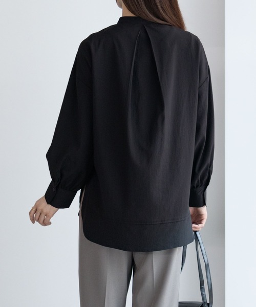 HusHusH(ハッシュアッシュ)の「HusHusH ヴィンテージサテン ピンタックチュニックシャツ(シャツ/ブラウス・レディース・グレイッシュベージュ/ブラック/サックスブルー系・M/L)」の7枚目の写真
