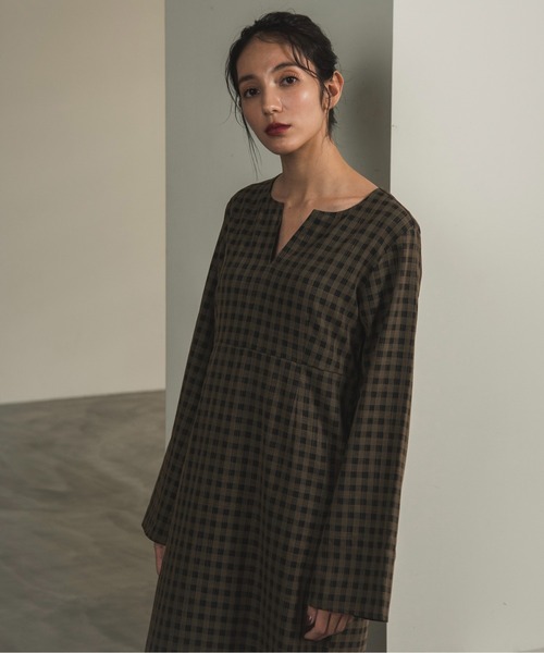 ワンピース I'am v neck design flare ops I_am（アイアム）の「v neck frill ops（ワンピース）」 - WEAR