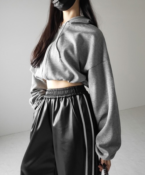 me+em select(ミームセレクト)の「【 選べる4size / 2color 】2WAY サイドラインフェイクレザーワイドパンツ / 2WAY Sideline fake leather wide pants(カーゴパンツ・レディース・レッド/ブラック・SMALL/MEDIUM/LARGE/X-LARGE)」の15枚目の写真