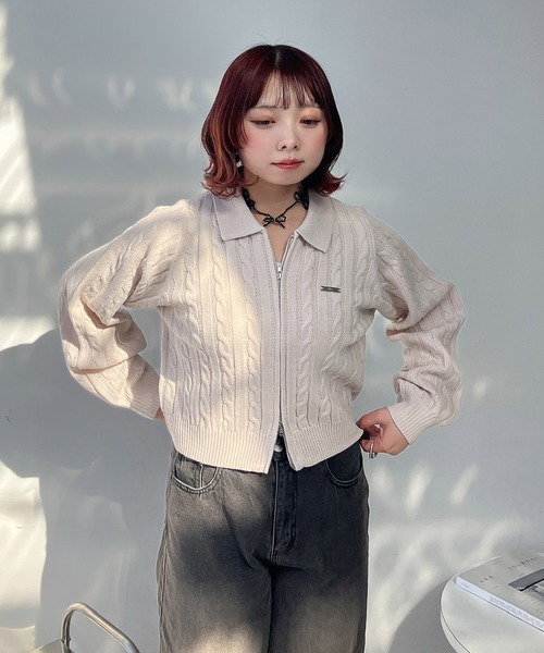 AS KNOW AS plus(アズノゥアズプラス)の「◇Wジップ襟付き ケーブルニットカーディガン(カーディガン/ボレロ・レディース・ネイビー/グレー/アイボリー/ピンク/サックスブルー/ネイビー系1/アイボリー系1/サックスブルー系1/シルバー系1・FREE)」の4枚目の写真