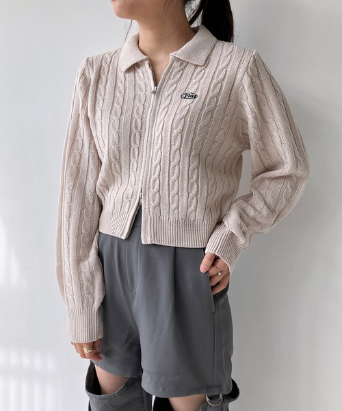 AS KNOW AS plus(アズノゥアズプラス)の「◇Wジップ襟付き ケーブルニットカーディガン(カーディガン/ボレロ・レディース・ネイビー/グレー/アイボリー/ピンク/サックスブルー/ネイビー系1/アイボリー系1/サックスブルー系1/シルバー系1・FREE)」の2枚目の写真