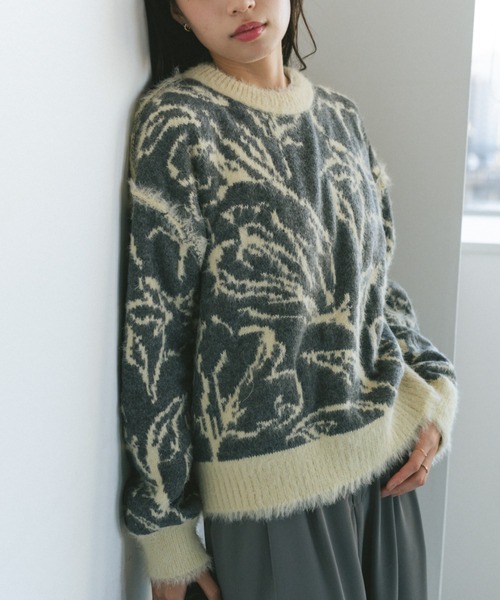 VANNIE U(ヴァニーユー)の「リバーシブルジャガードフェザーニットプルオーバー(ニット/セーター・レディース・アイボリー/チャコールグレー・FREE)」の7枚目の写真