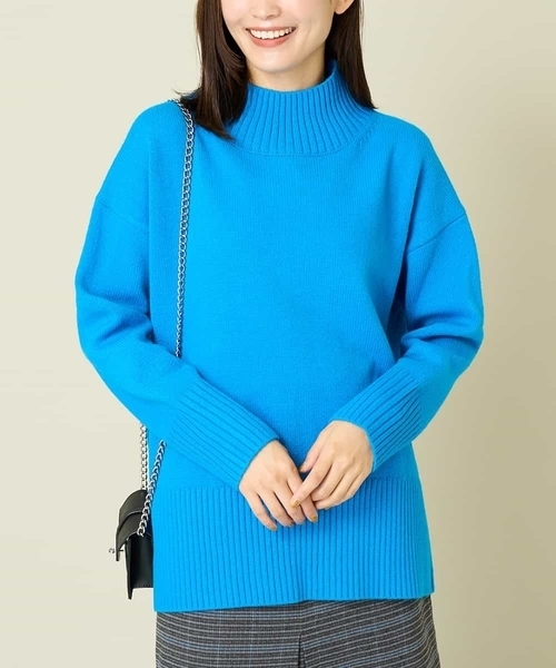 a.v.v（アーヴェヴェ）の「【洗える】バックスリットニット（ニット/セーター・レディース・ホワイト/レッド/ネイビー/チャコールグレー/クリーム/ブルー/アイボリー・38/42/36/40/34）」の6枚目の写真