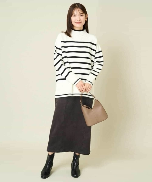 a.v.v（アーヴェヴェ）の「【洗える】バックスリットニット（ニット/セーター・レディース・ホワイト/レッド/ネイビー/チャコールグレー/クリーム/ブルー/アイボリー・38/42/36/40/34）」の12枚目の写真