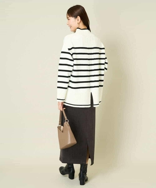 a.v.v（アーヴェヴェ）の「【洗える】バックスリットニット（ニット/セーター・レディース・ホワイト/レッド/ネイビー/チャコールグレー/クリーム/ブルー/アイボリー・38/42/36/40/34）」の14枚目の写真