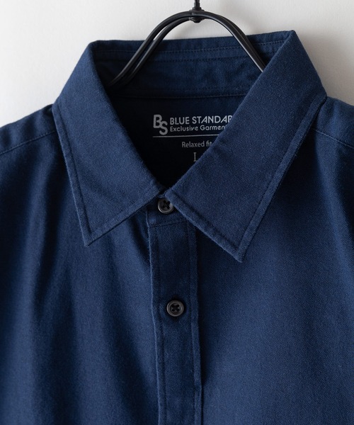 Blue Standard (ブルースタンダード)の「【BLUE STANDARD/ブルースタンダード】リラックスフィット 楽ケア オックス レギュラーカラーシャツ クレリックシャツ イージーケア ピンポイント防汚加工 時短シャツ(シャツ/ブラウス・メンズ・ブルー系その他2/ネイビー/スミクロ/チャコールグレー/ホワイト・LARGE/MEDIUM/X-LARGE)」の8枚目の写真