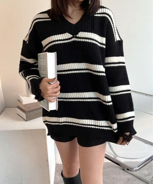 kirakiraShop（キラキラショップ）の「クラッシュ デザイン Vネック ボーダー ニット（ニット/セーター・レディース・オフホワイト/グレー/ブラック・FREE）」の13枚目の写真
