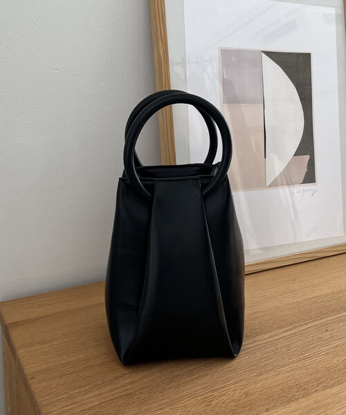 タックラウンドハンドルバッグ（ショルダーバッグ）｜CAPRICIEUX LE'MAGE（カプリシューレマージュ）