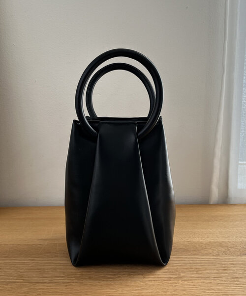 タックラウンドハンドルバッグ（ショルダーバッグ）｜CAPRICIEUX LE'MAGE（カプリシューレマージュ）