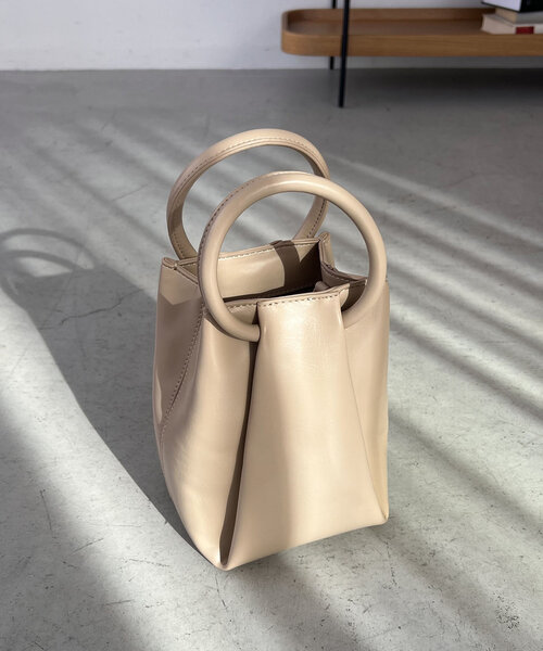 タックラウンドハンドルバッグ（ショルダーバッグ）｜CAPRICIEUX LE'MAGE（カプリシューレマージュ）