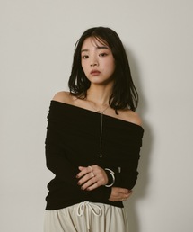 オフショルダーニットトップス