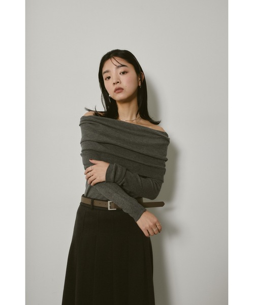 DRWCYS（ドロシーズ）の「オフショルダーニットトップス（ニット/セーター・レディース・オフホワイト/レッド/ブラック/グレー・FREE）」の14枚目の写真