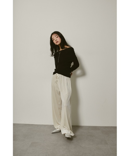 DRWCYS（ドロシーズ）の「オフショルダーニットトップス（ニット/セーター・レディース・オフホワイト/レッド/ブラック/グレー・FREE）」の12枚目の写真