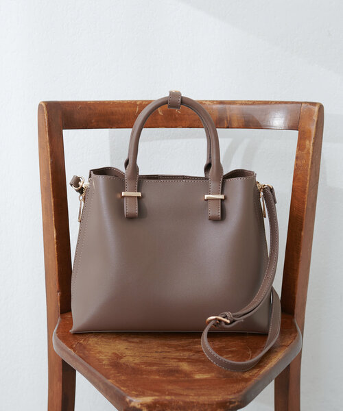 natural couture（ナチュラルクチュール）の「ショルダー付ききれいめバイカラーBAG（ショルダーバッグ・レディース・アイボリー/ライトグレー/ブラウン・FREE）」の12枚目の写真