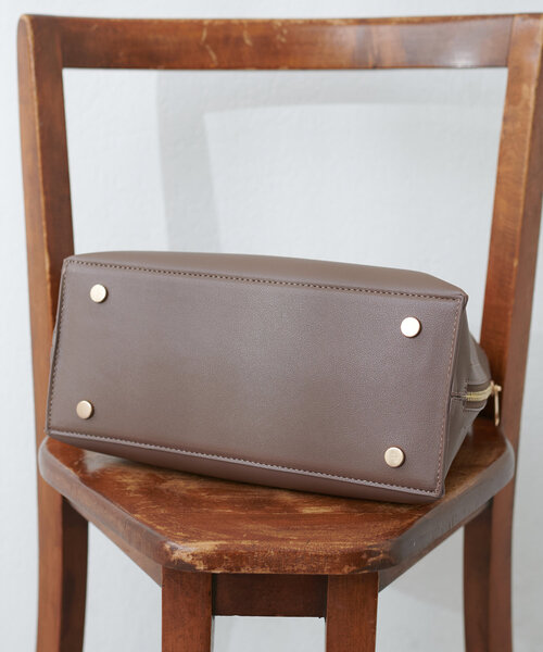 natural couture（ナチュラルクチュール）の「ショルダー付ききれいめバイカラーBAG（ショルダーバッグ・レディース・アイボリー/ライトグレー/ブラウン・FREE）」の19枚目の写真
