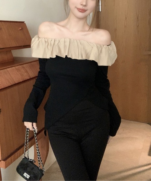 シャーリングフリルスリットオフショルトップス（Tシャツ/カットソー）｜AMAJI（アマジ）