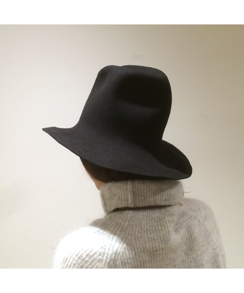 AMERICAN RAG CIE(アメリカンラグシー)の「REINHARD PLANKハット/204-RDP-SPAVENTA(ハット・レディース・ブラック/ベージュ・MEDIUM/M)」の3枚目の写真