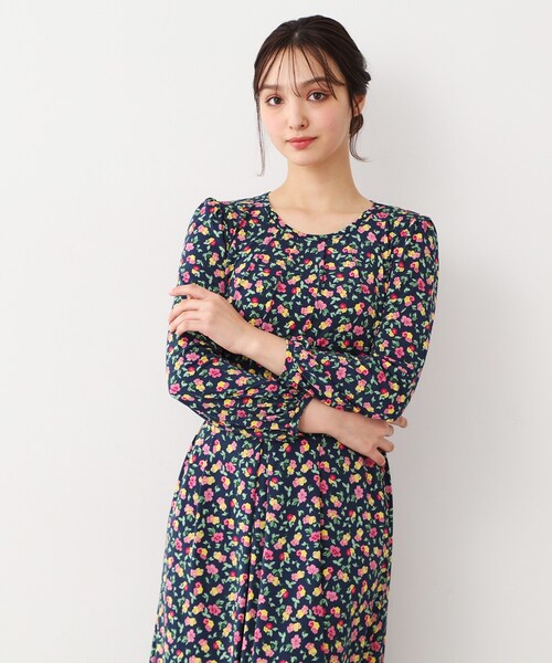 LAURA ASHLEY（ローラアシュレイ）の「【ジャージ素材／洗える／同柄アイテムあり】ポリアンサス柄 プルオーバー（Tシャツ/カットソー・レディース・グレー系5/ネイビー系・40/38）」の13枚目の写真