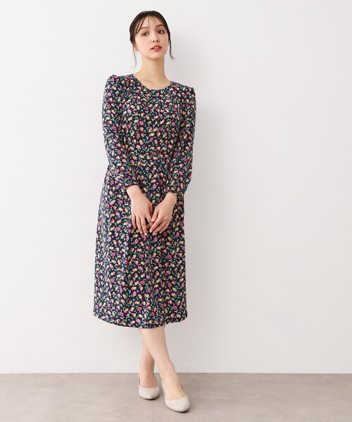 LAURA ASHLEY（ローラアシュレイ）の「【ジャージ素材／洗える／同柄アイテムあり】ポリアンサス柄 プルオーバー（Tシャツ/カットソー・レディース・グレー系5/ネイビー系・40/38）」の12枚目の写真